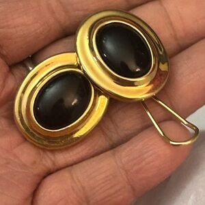 Vintagr Gold and Black Stone Clip On Earrings